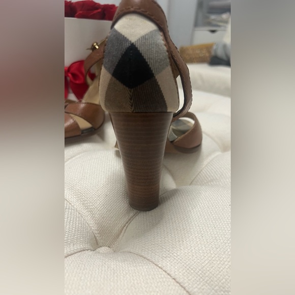 BURBERRY VINTAGE BROWN OPEN TOE HEELED SANDALS 37.5 (US 7.5) - Picture 3 of 4